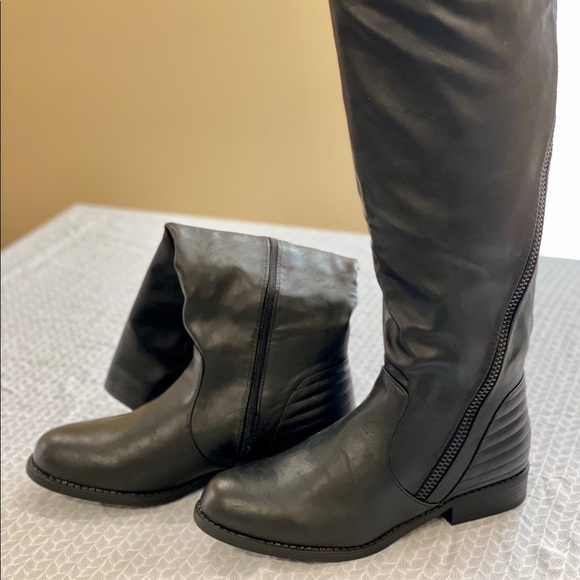 Boots - Picture 2 of 2